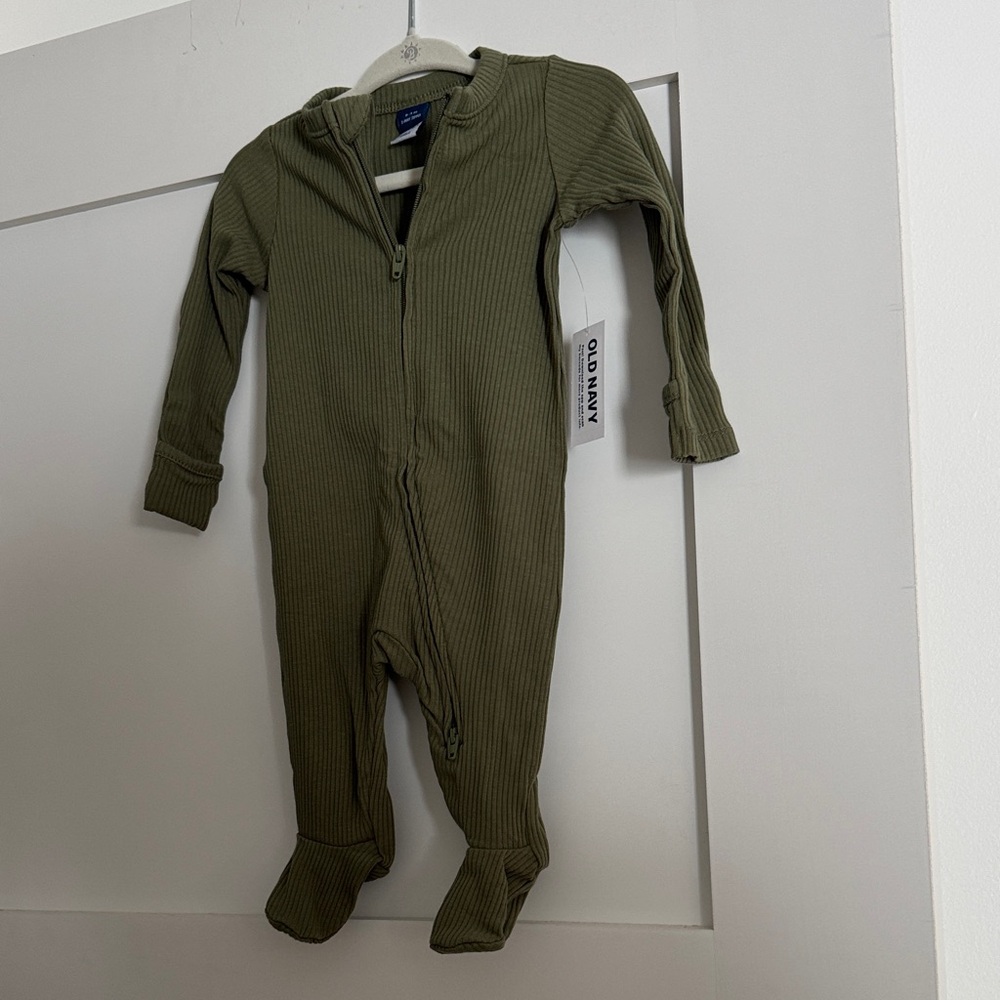 Ribbed Olive Footed One Piece Two Way Zipper
